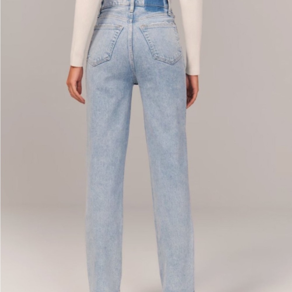 Abercrombie Curve Love Ultra High Rise 90s Straight criss cross Jean - Picture 7 of 13
